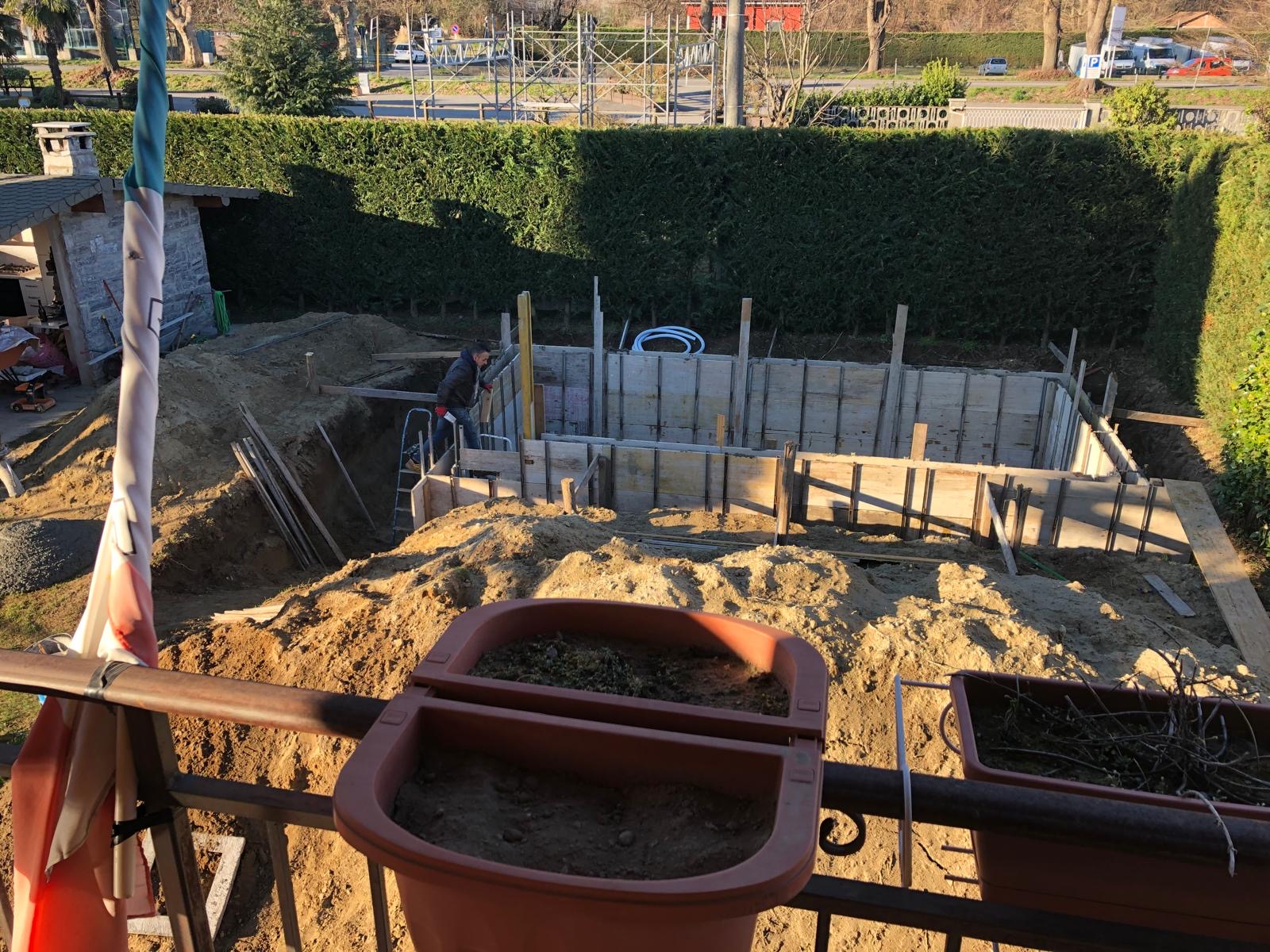 Casseforme durante la costruzione della struttura della piscina